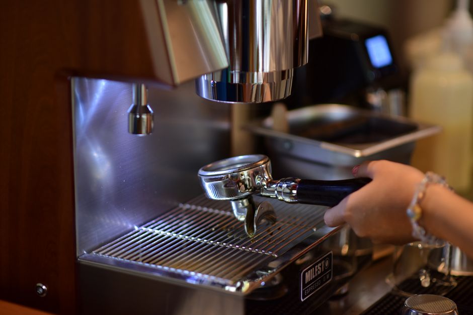 A Realistic Routine for Espresso Dialing & Puck Prep That Fits a Busy Life